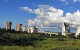 Apartamento inteiro no Bairro Alto Umuarama